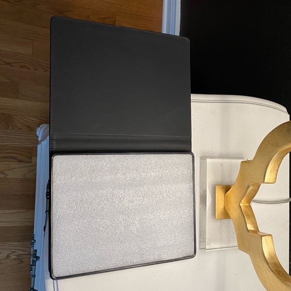 IHome - IPad 2/3/4 black case - Picture 2 of 5